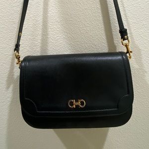 FERRAGAMO black cross body purse